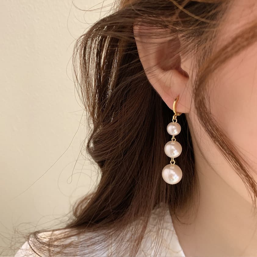 South Korean long goods pearl with tassels, design earrings, simple and elegant design, trend of season 4