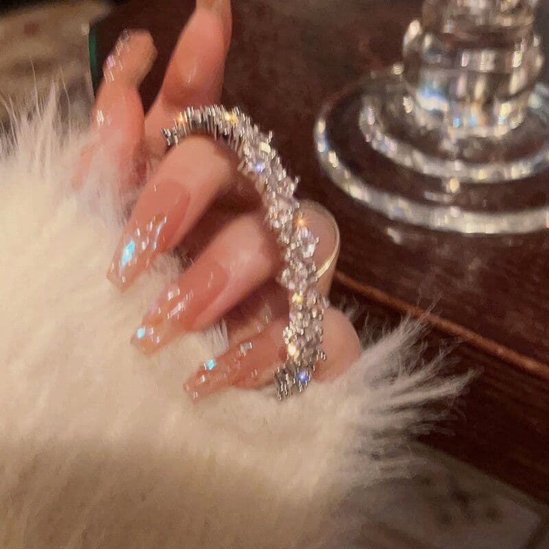 Sophisticated design bracelet with zircon, light luxury style 2