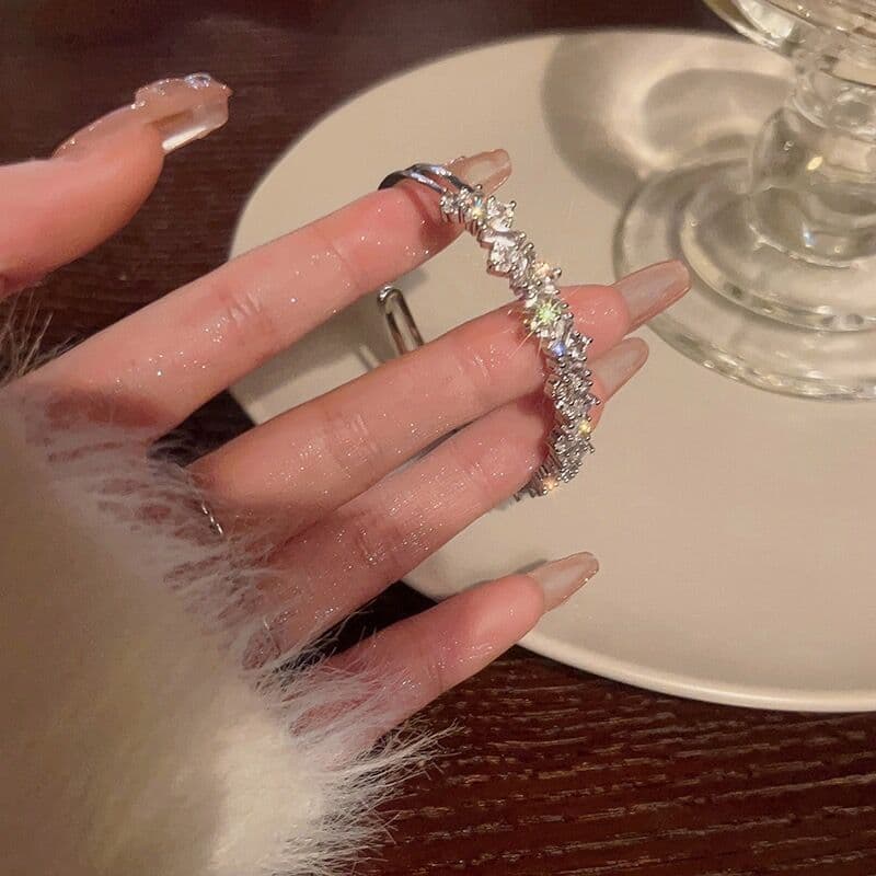 Sophisticated design bracelet with zircon, light luxury style 3