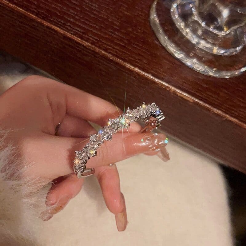 Sophisticated design bracelet with zircon, light luxury style 4