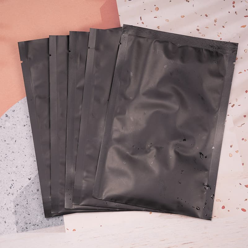 Moisturizing soothing face mask for face 3