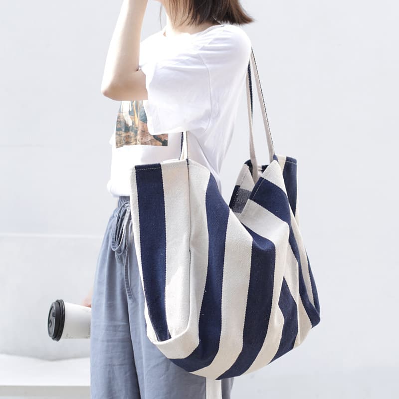 Fresh retro capacious shopping bag for leisure, one-shoulder bag, Korean style 1