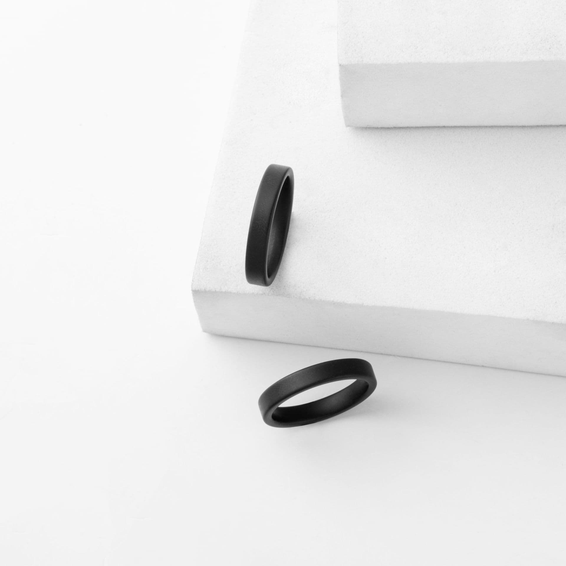 Fashionable black ring, direct factory sales, simple and elegant design, does not fade 4