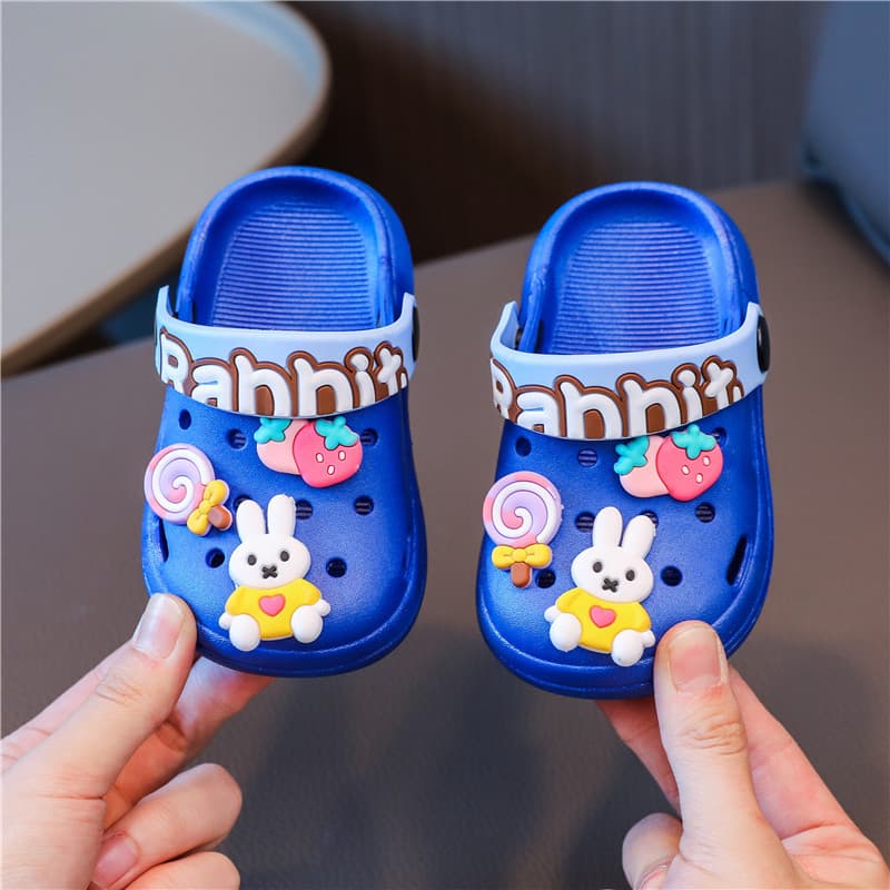 Children's cartoon non-slip Crocs-style slippers for men and women for bathroom for early age, closed toe, soft sole 4