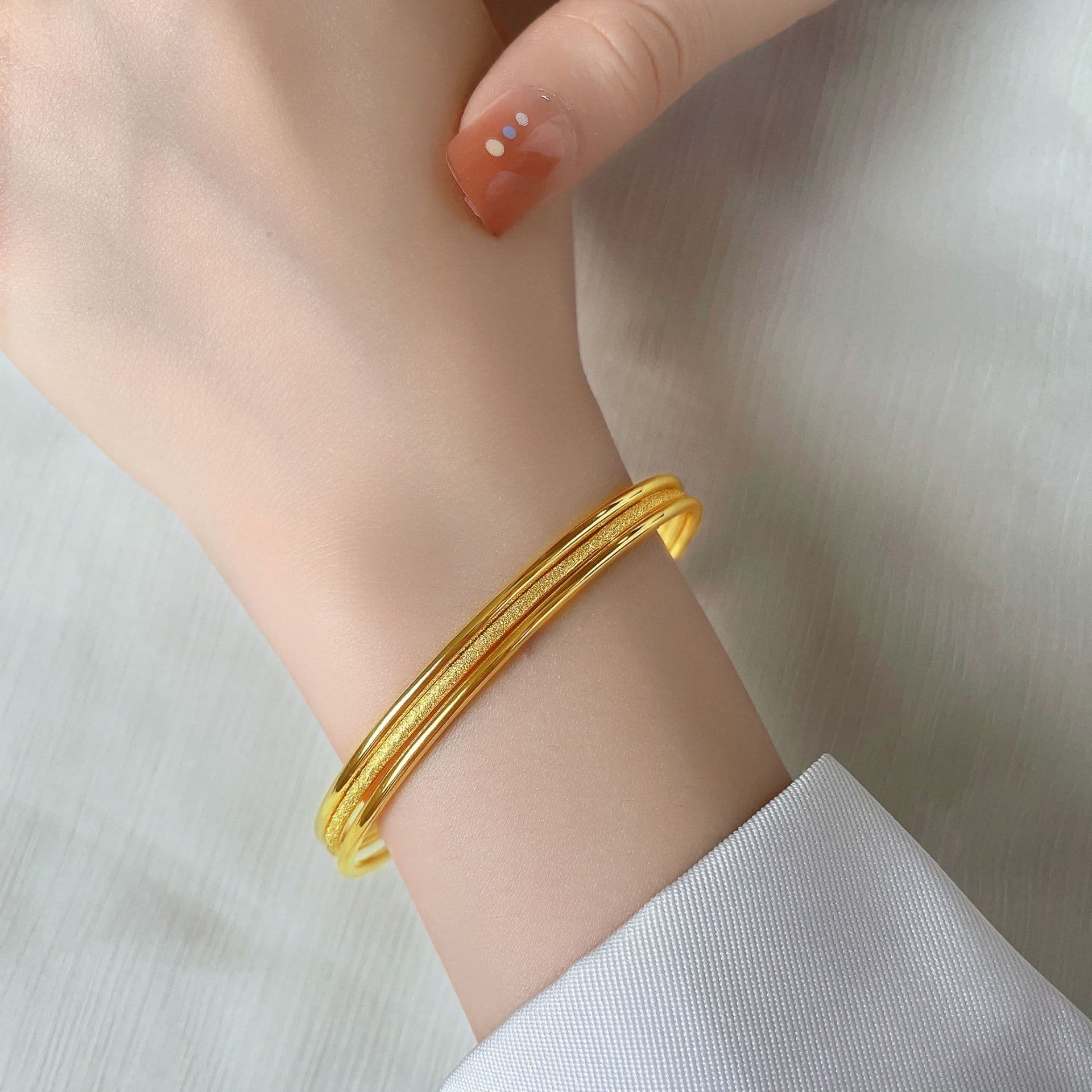 Small design fashionable brand golden women's bracelet, 2023 collection, internet celebrity 3