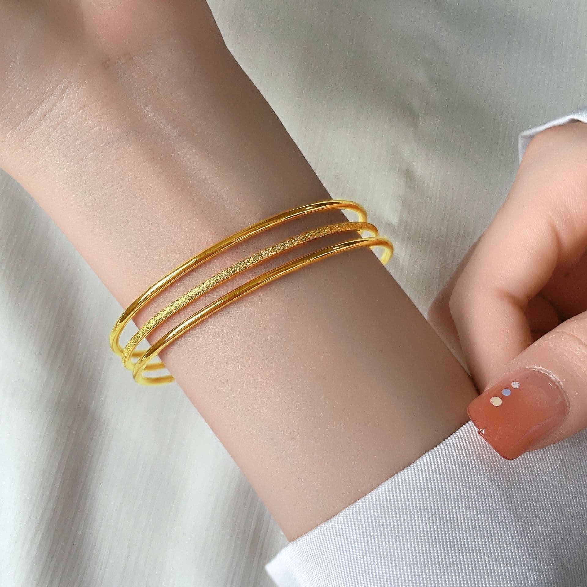 Small design fashionable brand golden women's bracelet, 2023 collection, internet celebrity