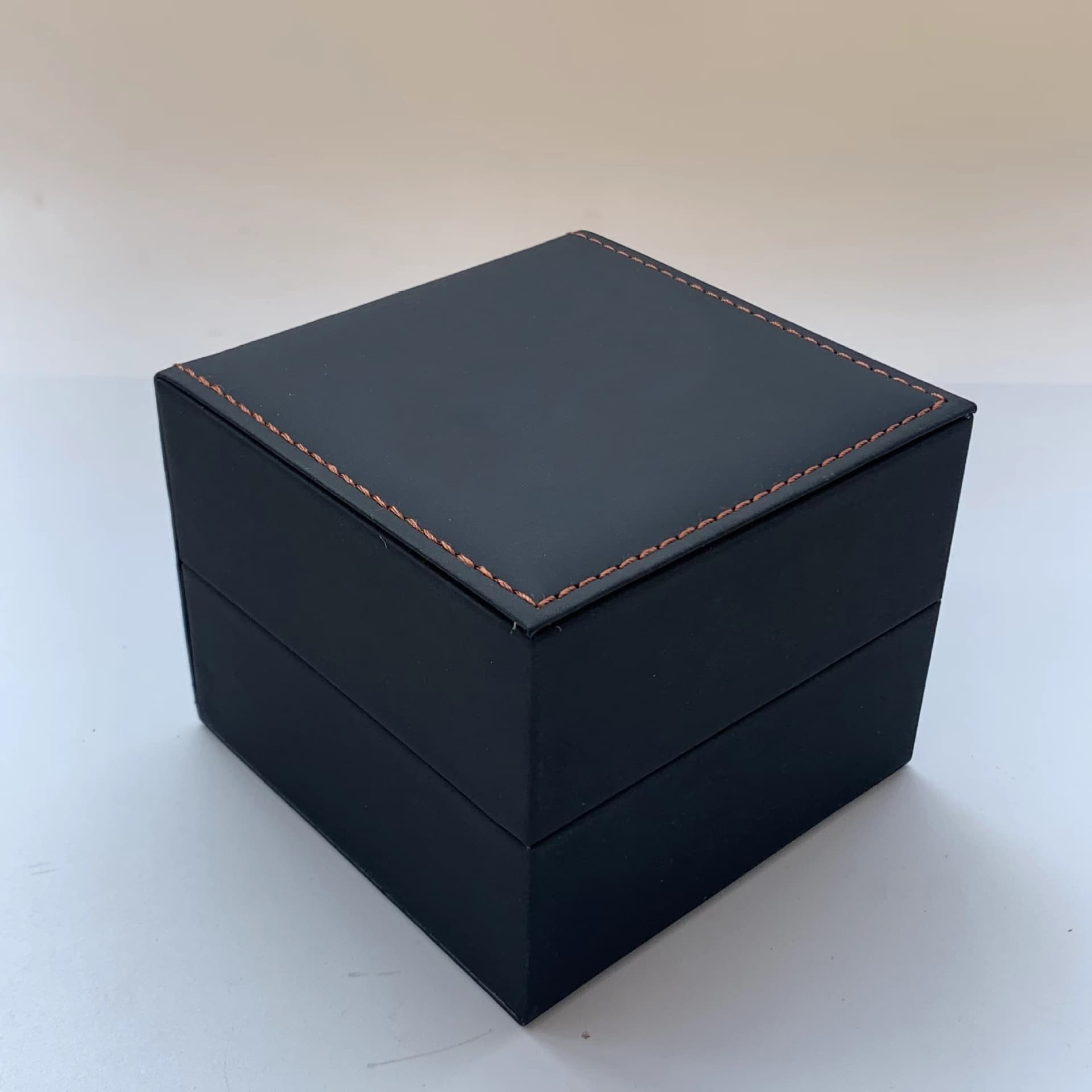 Watch box, polyurethane high-end watch strap, gift box, with your logo imprint 3