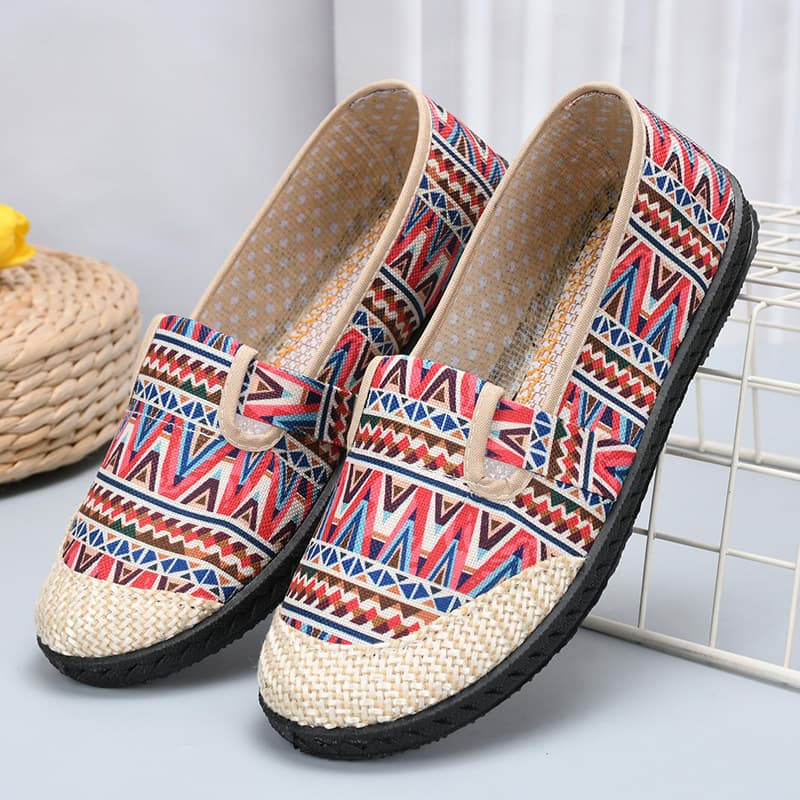 Beijing cloth shoes for women, middle-aged and elderly mothers, non-slip soft soles, tendon soles, canvas work embroidery