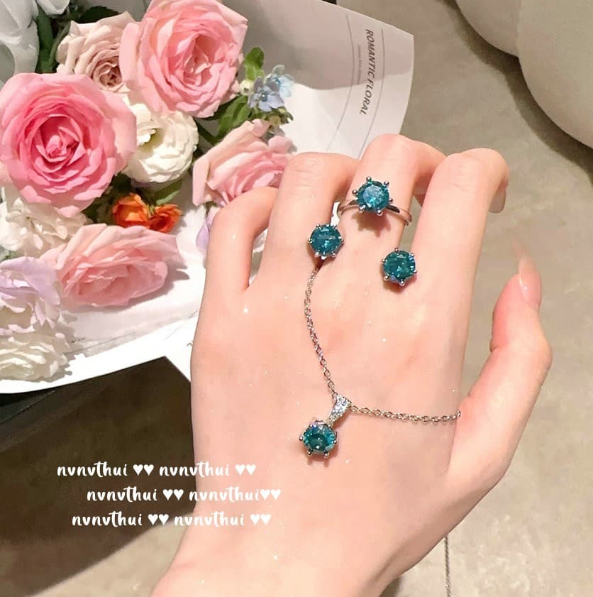 Pendant, necklace drop-shaped with zircon, with gem, 750 sample gold 4