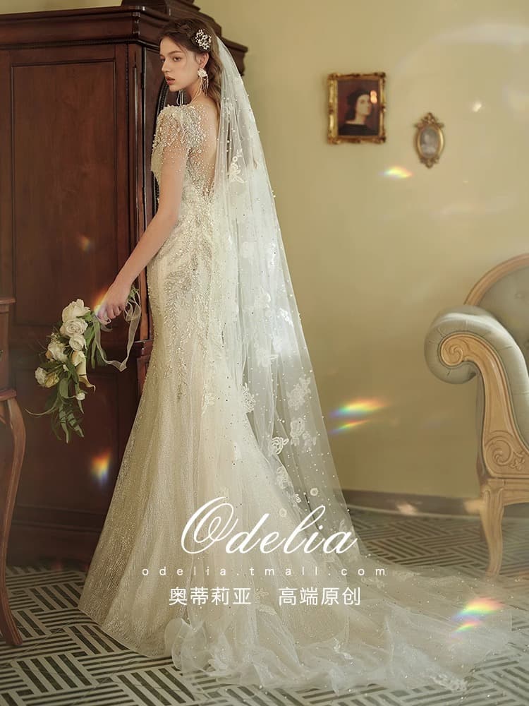 Wedding dress for bride, french style, "fish tail" cut, lace dress 5