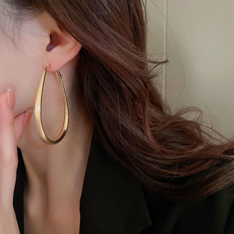 Fashionable geometric universal earrings, simple and elegant design, internet celebrity 4
