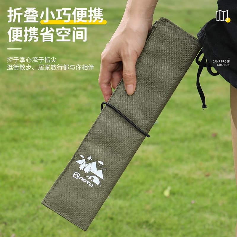 Handheld waterproof beach carpet for camping, pillow for traveling, increased thickness 2