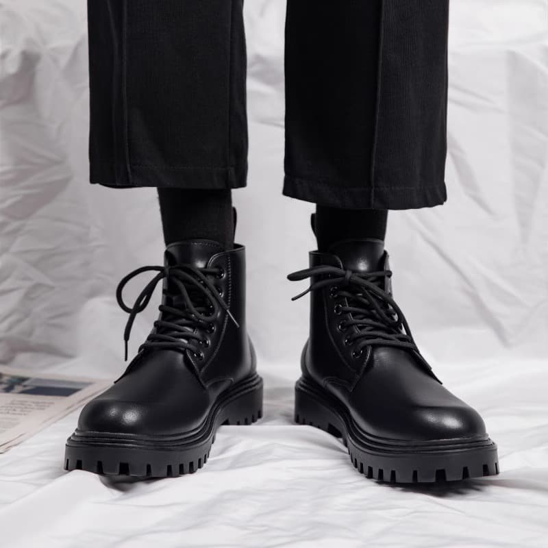 Martens, autumn black boots, trend of season 4