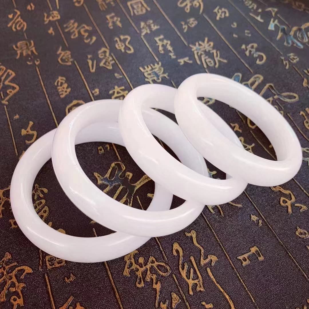 Organic women's bracelet white jade 1