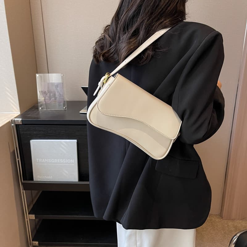 Quality fashionable one-shoulder bag, underarm bag, handheld bag strap, simple and elegant design 2