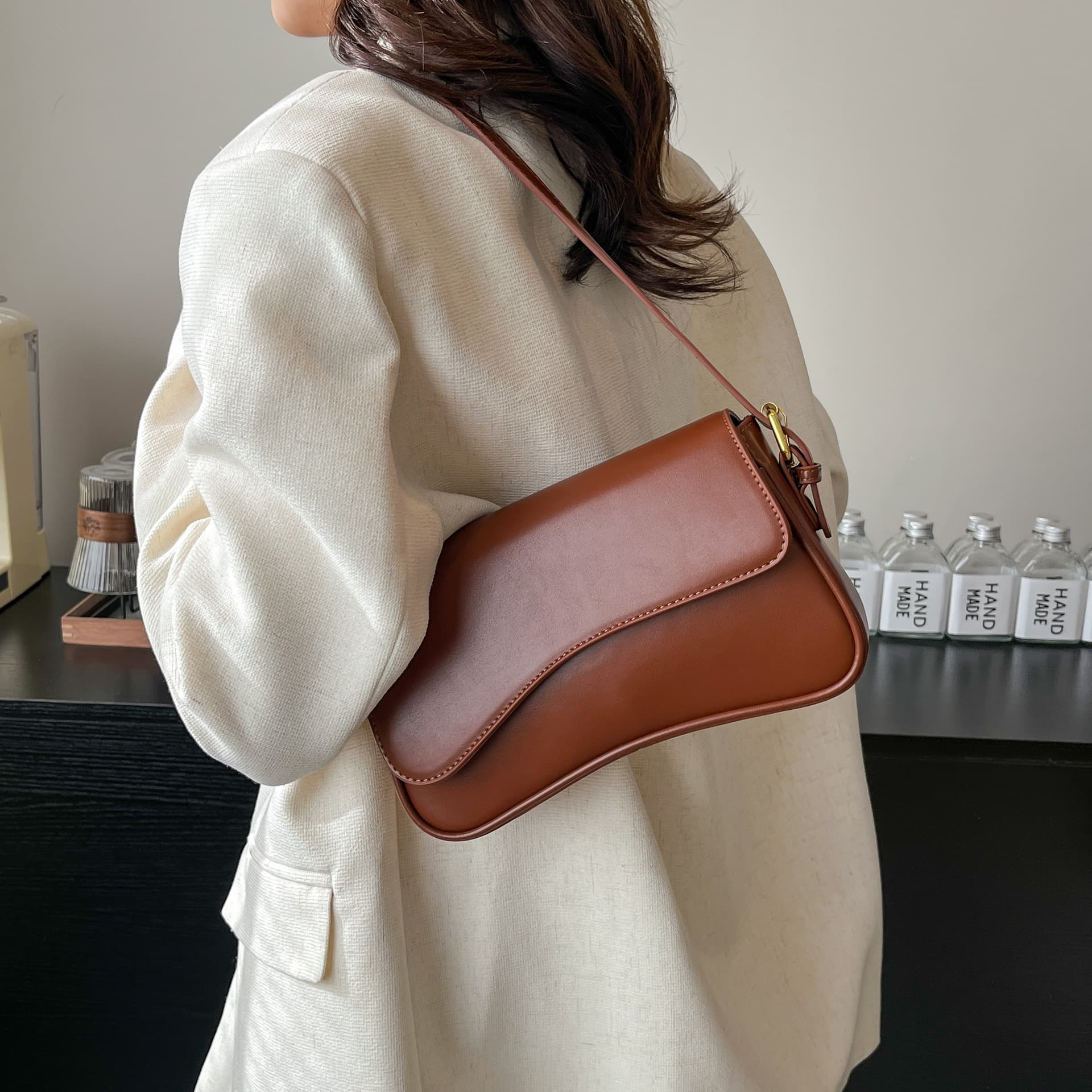 Quality fashionable one-shoulder bag, underarm bag, handheld bag strap, simple and elegant design 4