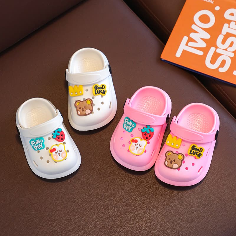 Children's breathable non-slip Crocs-style slippers, home cartoon sandals for men and women girl's, closed toe 3