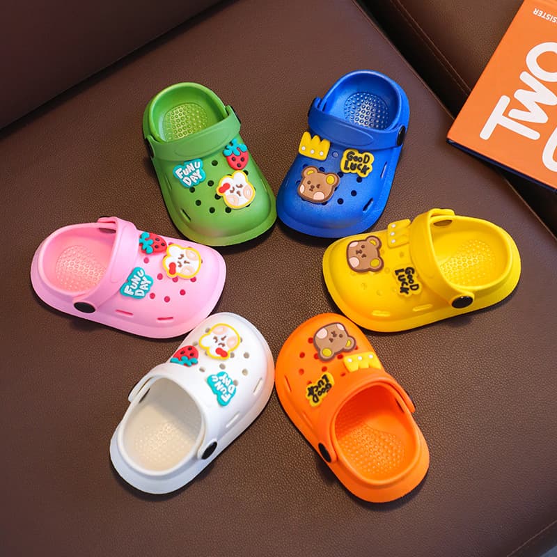 Children's breathable non-slip Crocs-style slippers, home cartoon sandals for men and women girl's, closed toe