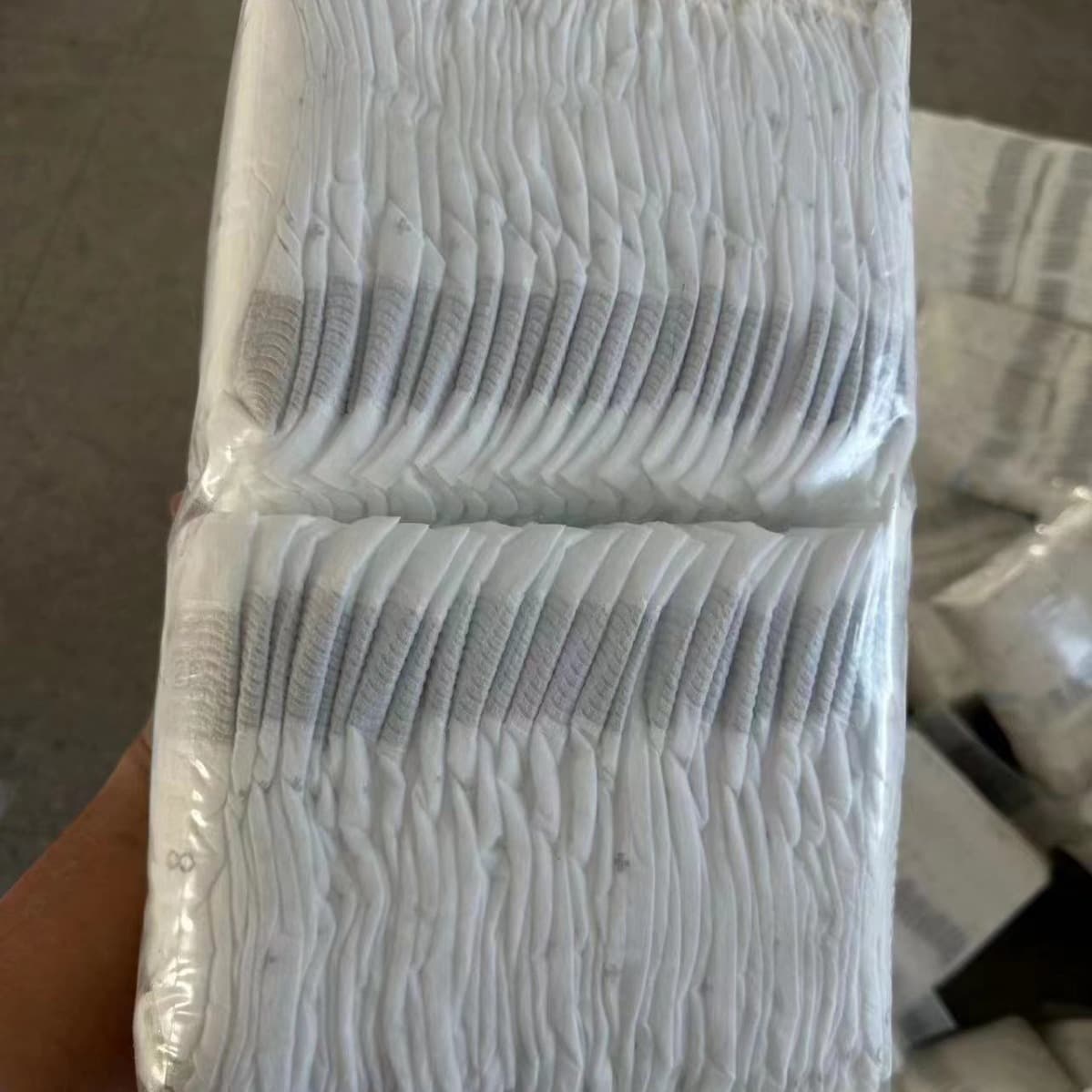 Manufacturer small size baby diapers NB code S code children's transparent bag packaging long-term wholesale export breathable thin 2