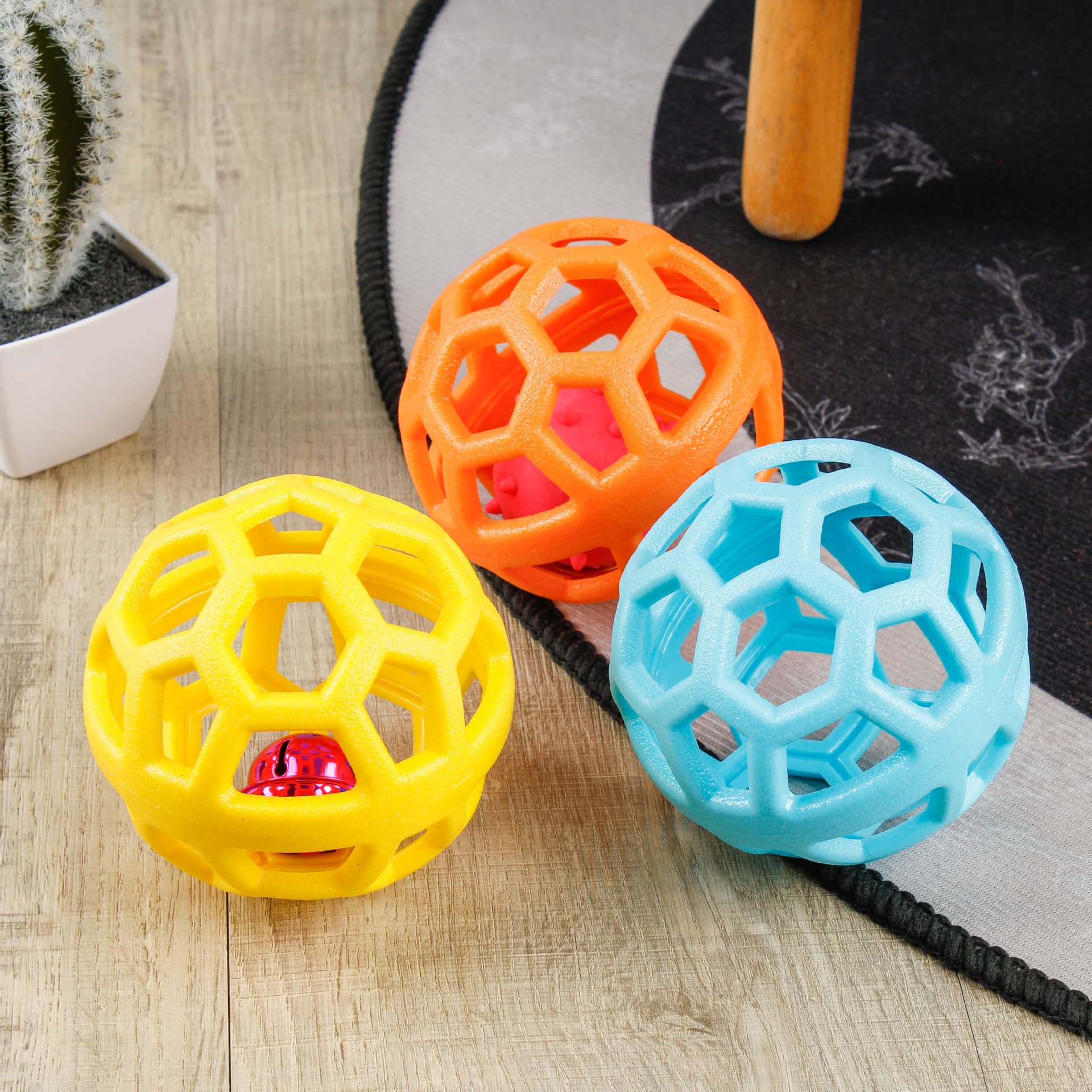 Popular Pet Toy Ball Pet Dog Bite Resistant Dog TPR Geometric Hollow Teething Pet Cat Supplies Wholesale