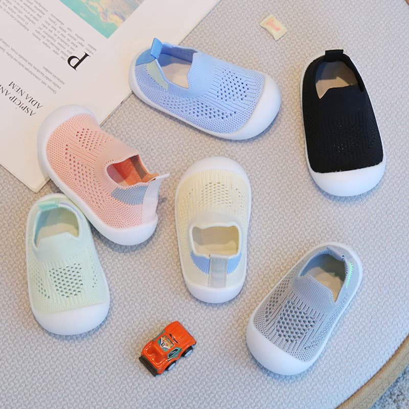 Summer children's breathable casual footwear for early age for men and women for leisure, made with flyknit technology, soft sole 4