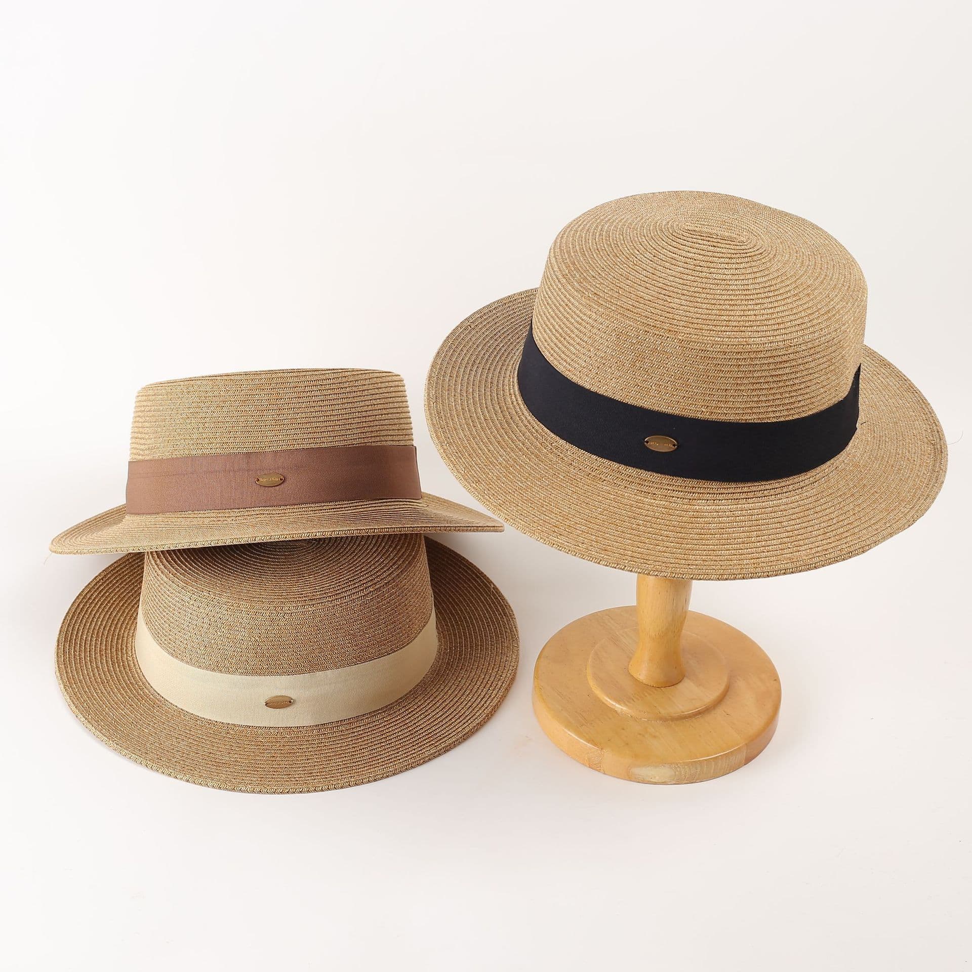 Fashionable summer beach straw sun hat solar-powered 1