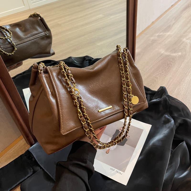 Retro capacious autumn one-shoulder bag for leisure, 2023, trend of season 4