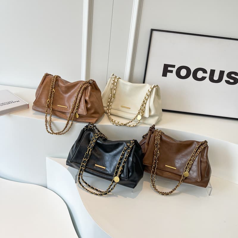 Retro capacious autumn one-shoulder bag for leisure, 2023, trend of season 1