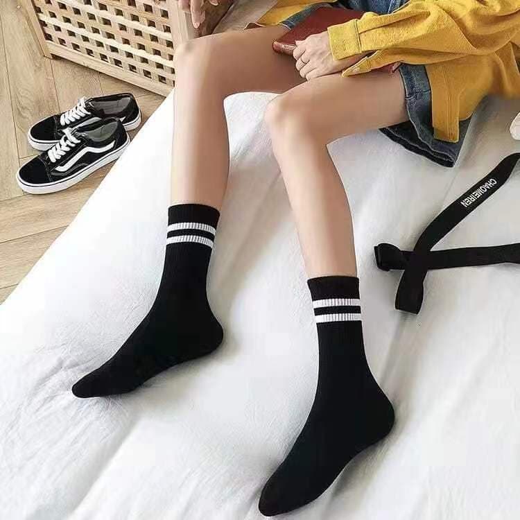Socks Girls Spring and Summer Mids and Socks Strop Strip Two -Bar College Trends Socks Ins Black and White Pile of Motormus Cotton Socks wholesale SOCKS 4