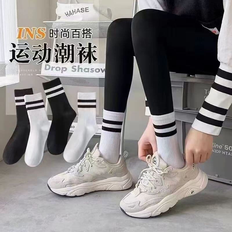 Socks Girls Spring and Summer Mids and Socks Strop Strip Two -Bar College Trends Socks Ins Black and White Pile of Motormus Cotton Socks wholesale SOCKS
