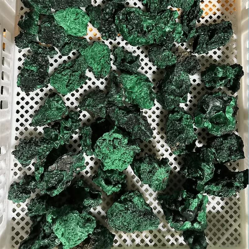 Natural malachite proto-crystal mineral specimens irregular demagnetization ornaments popular science collection crystal craft wholesale 3