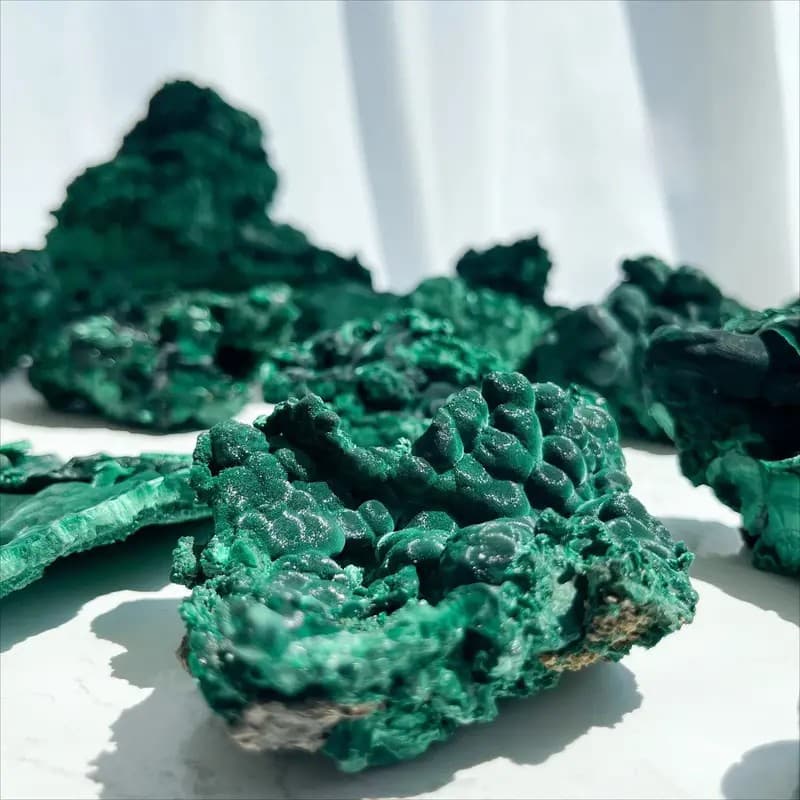 Natural malachite proto-crystal mineral specimens irregular demagnetization ornaments popular science collection crystal craft wholesale 4