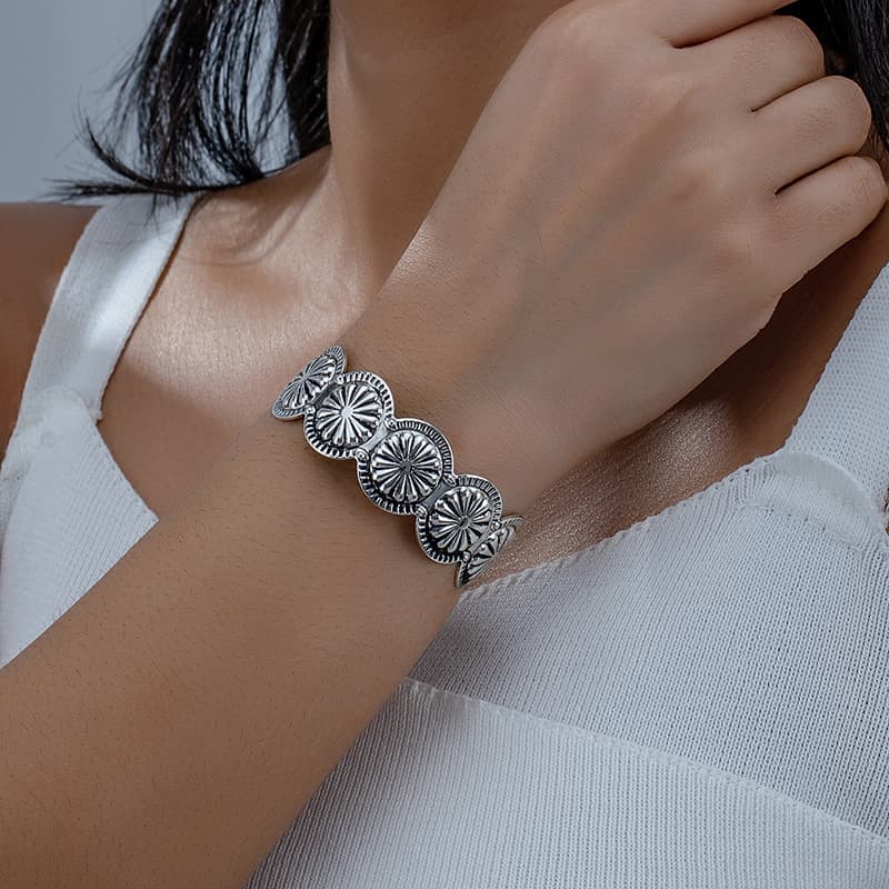 (Cross-border trading), fashionable retro brand bracelet, accessory, European style 2