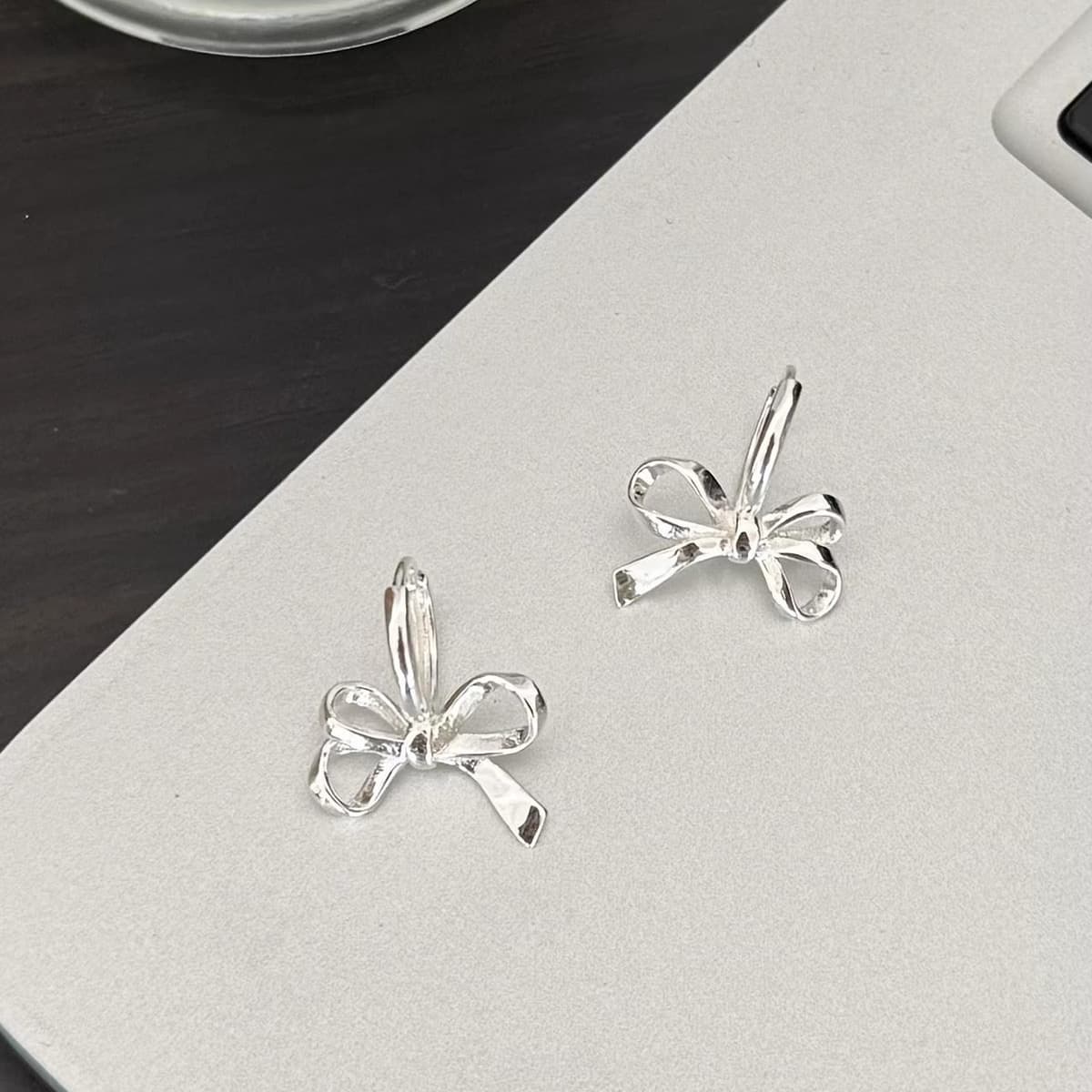 Sophisticated earrings with bow for St. Valentine's Day, Chanel style, 2024 years, light luxury style 2