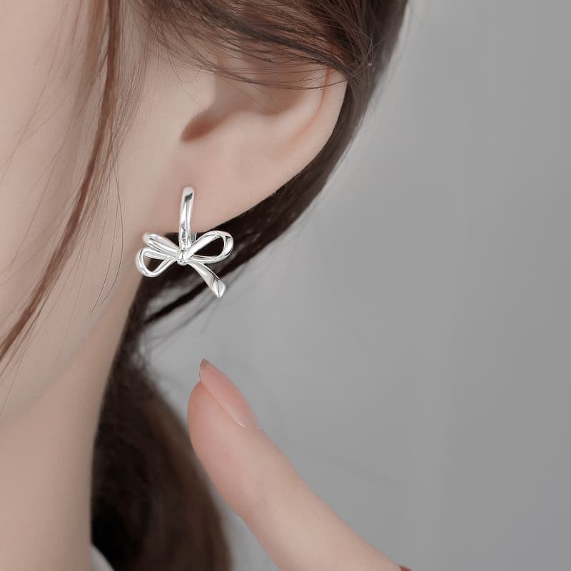 Sophisticated earrings with bow for St. Valentine's Day, Chanel style, 2024 years, light luxury style 3