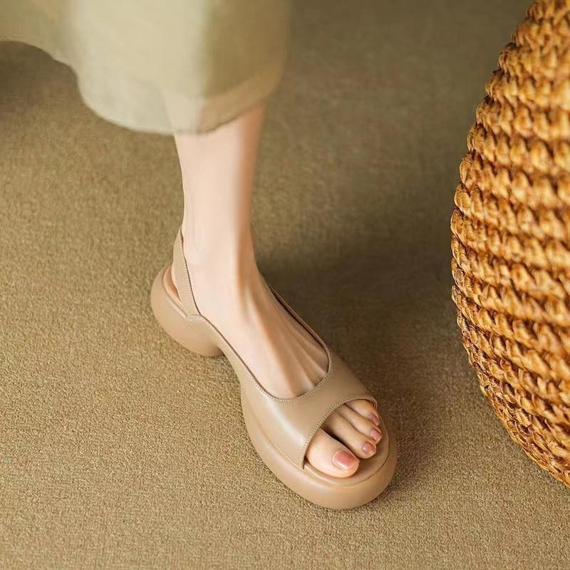 Fashionable sandals platform, universal beach footwear, summer 2026, height increasing, for teenagers 4