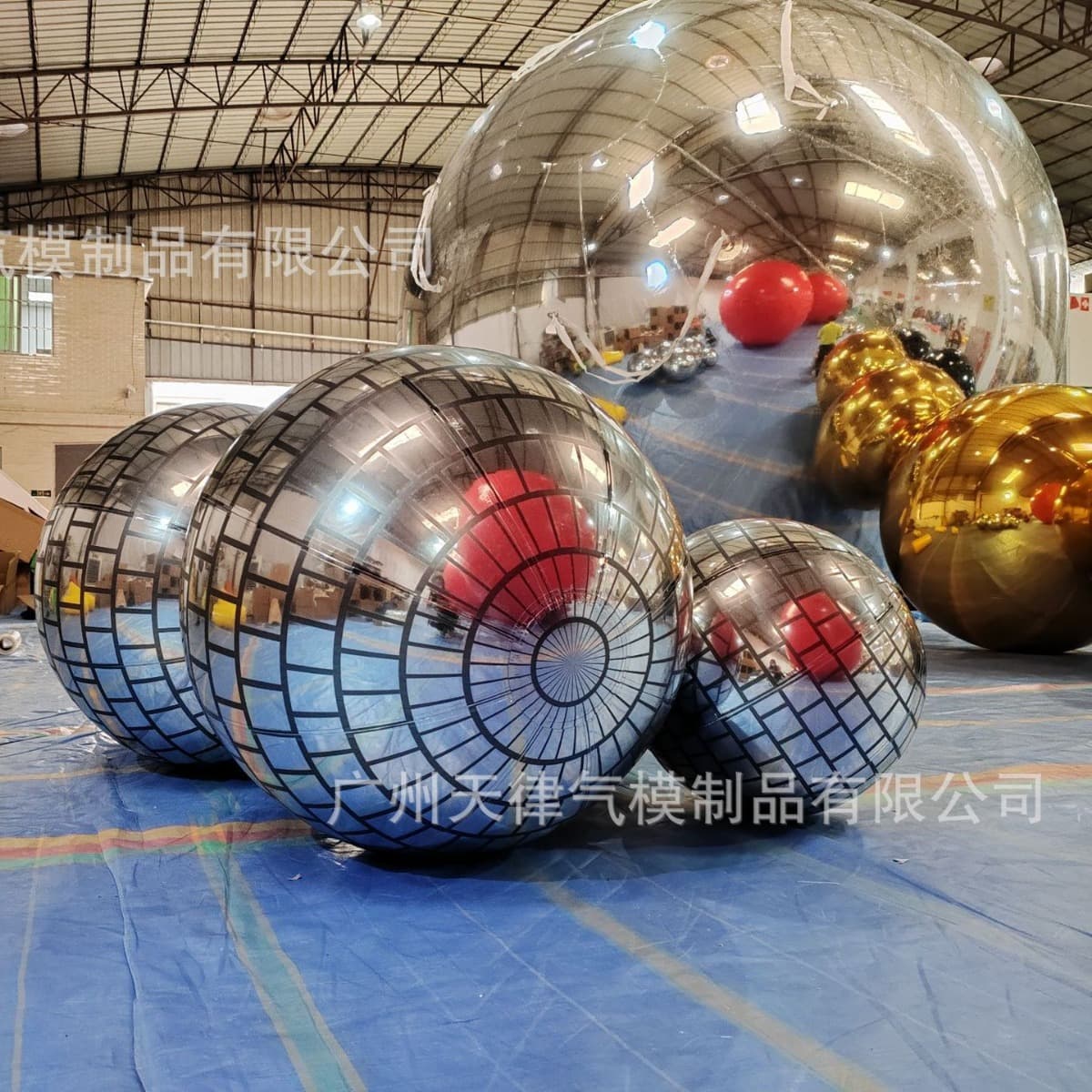[New KTV lights mini small big large giant disco balls decor] 4