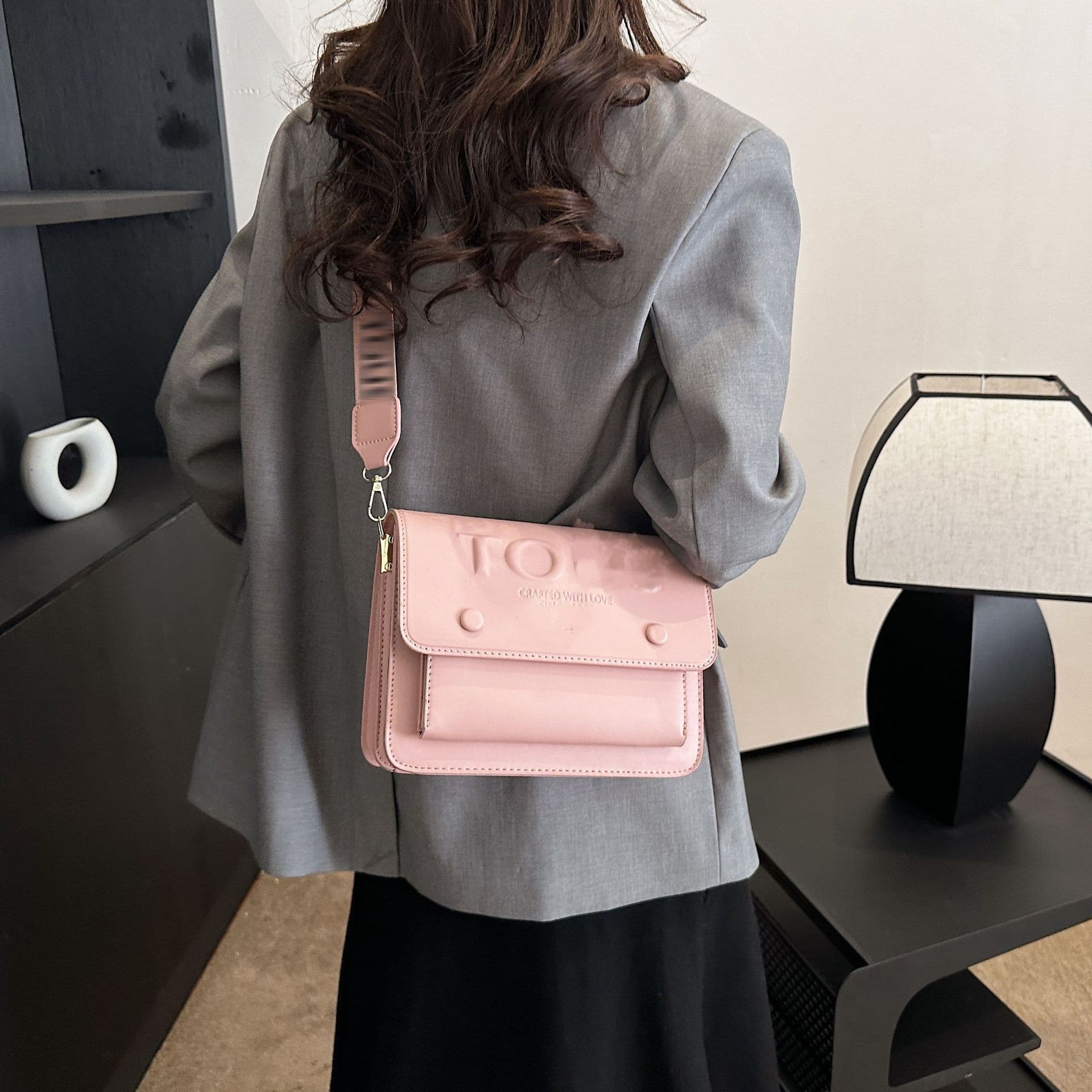 (Cross-border trading), trend fashionable universal one-shoulder bag, city style 1