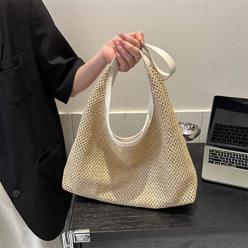 Summer handheld woven fashionable beach straw one-shoulder bag for traveling, western style 2