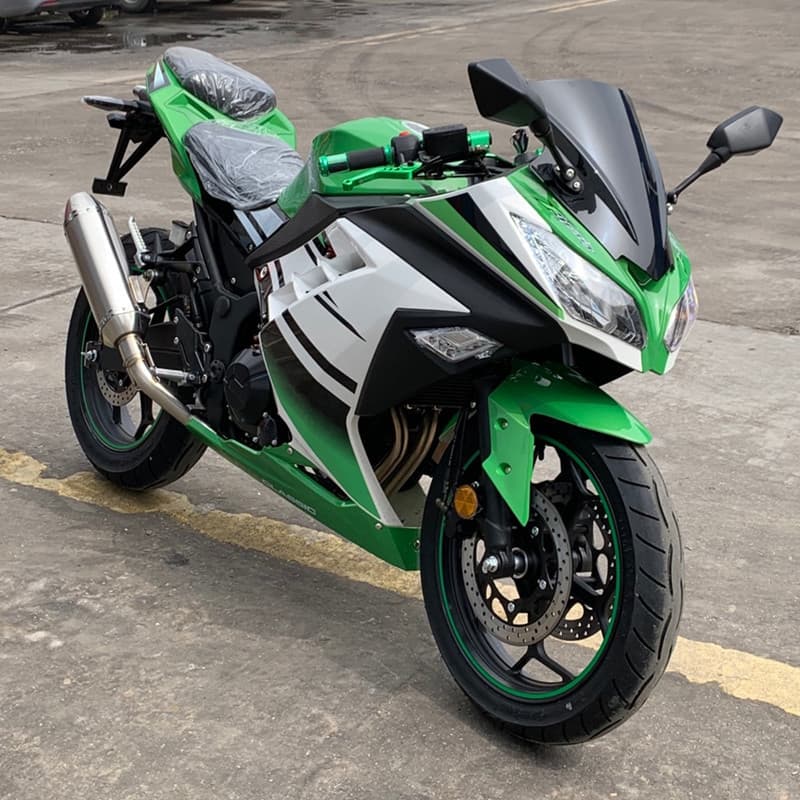 Foreign trade export wholesale retail domestic Kawasaki Little Ninja motorcycle sports car and locomotive road race new fuel vehicle 4
