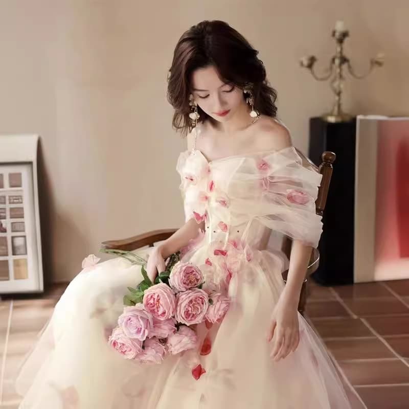 Wedding dress, fashionable evening dress, suit, open shoulders 2