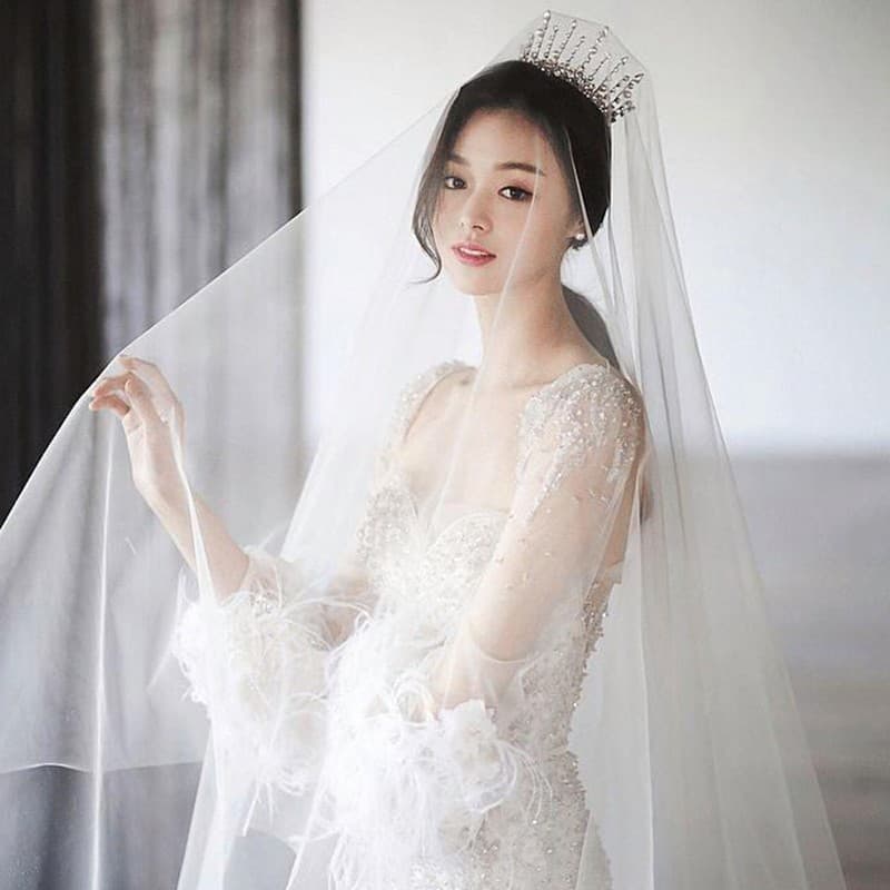 Bridal wedding veil high-definition ultra-transparent medium-hard soft gauze off-white bleached photo studio travel photo shoot with makeup styling plain gauze 3
