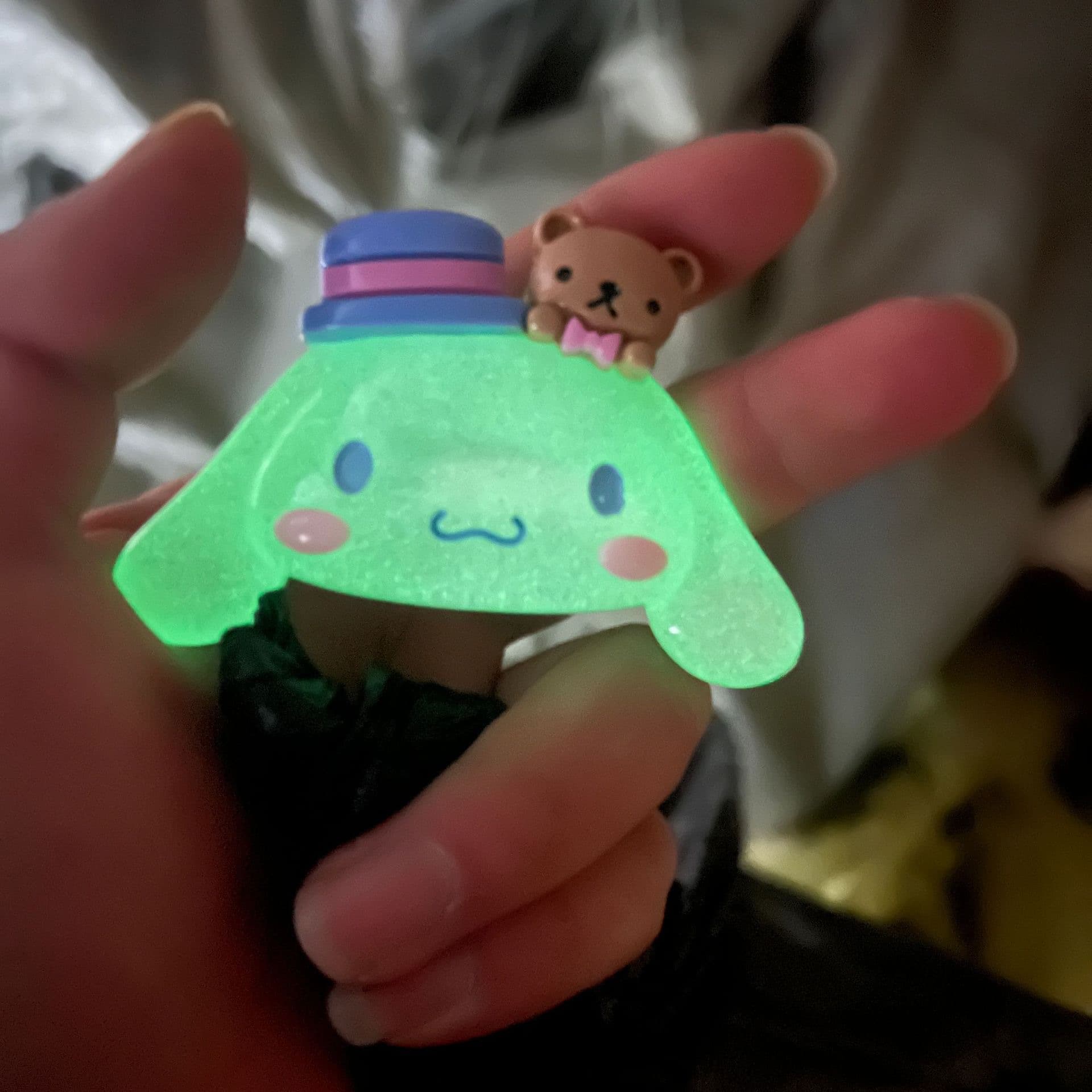 Big translucent glowing cartoon phone case, tubing with accessories, fridge magnet, hairgrip, DIY 3