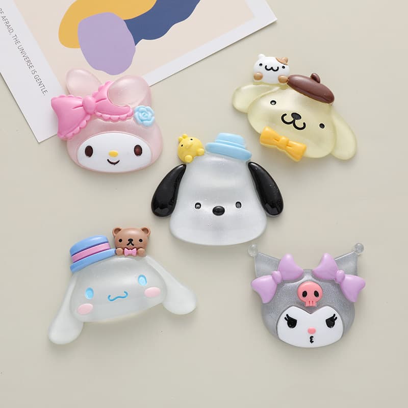 Big translucent glowing cartoon phone case, tubing with accessories, fridge magnet, hairgrip, DIY 1