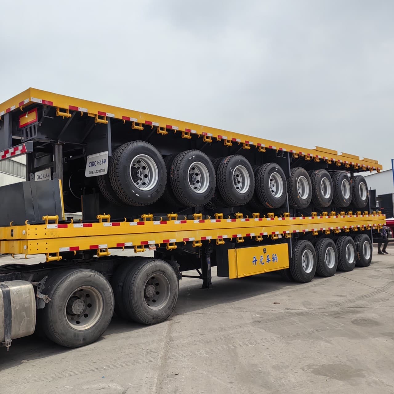 Cross-border export flatbed tractor semi-trailer trailer container transport trailer 3-axle 4-axle export to Africa 3