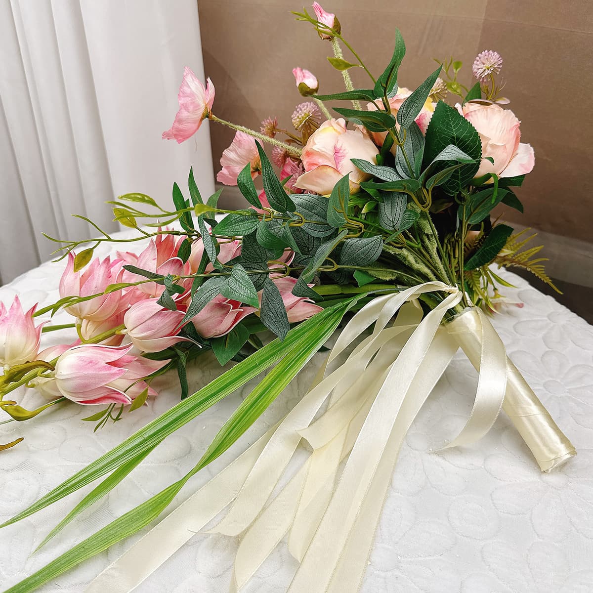 New Korean drooping hand bouquet wedding wedding wedding simulation flower bride wedding supplies, photography, photography wedding decoration 4
