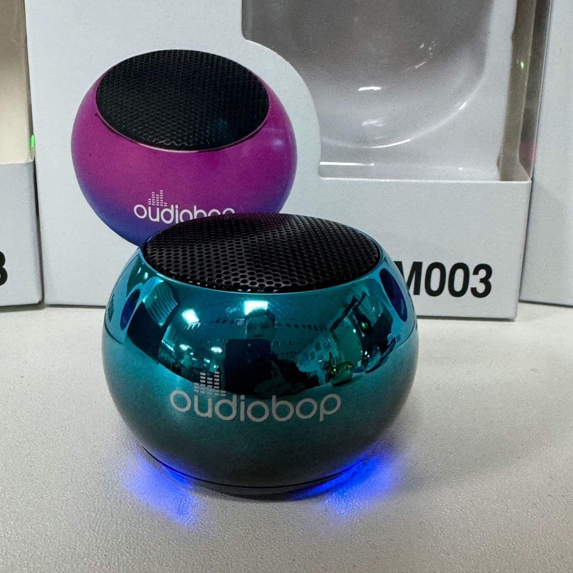 Oudiobop Speakers, small handheld box, bluetooth 3