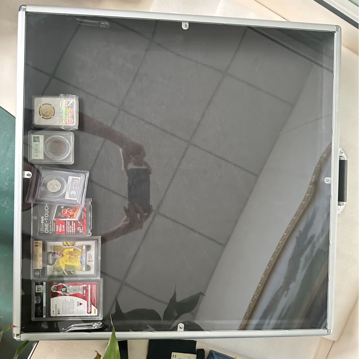 Display Cabinet Desktop Portable Aluminum Sports Cards Clear Acrylic Lockable Jewelry Toolbox Craft Collection 3
