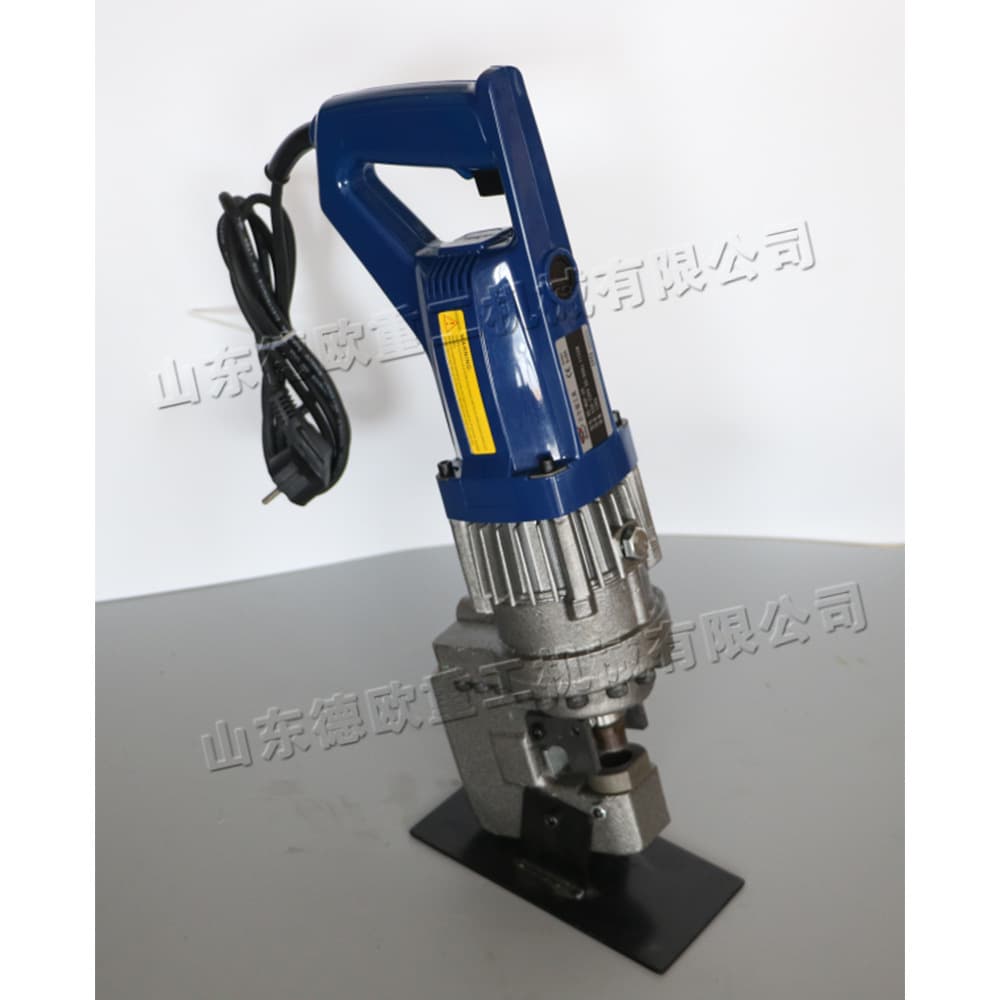 Handheld electric hydraulic hole puncher 4