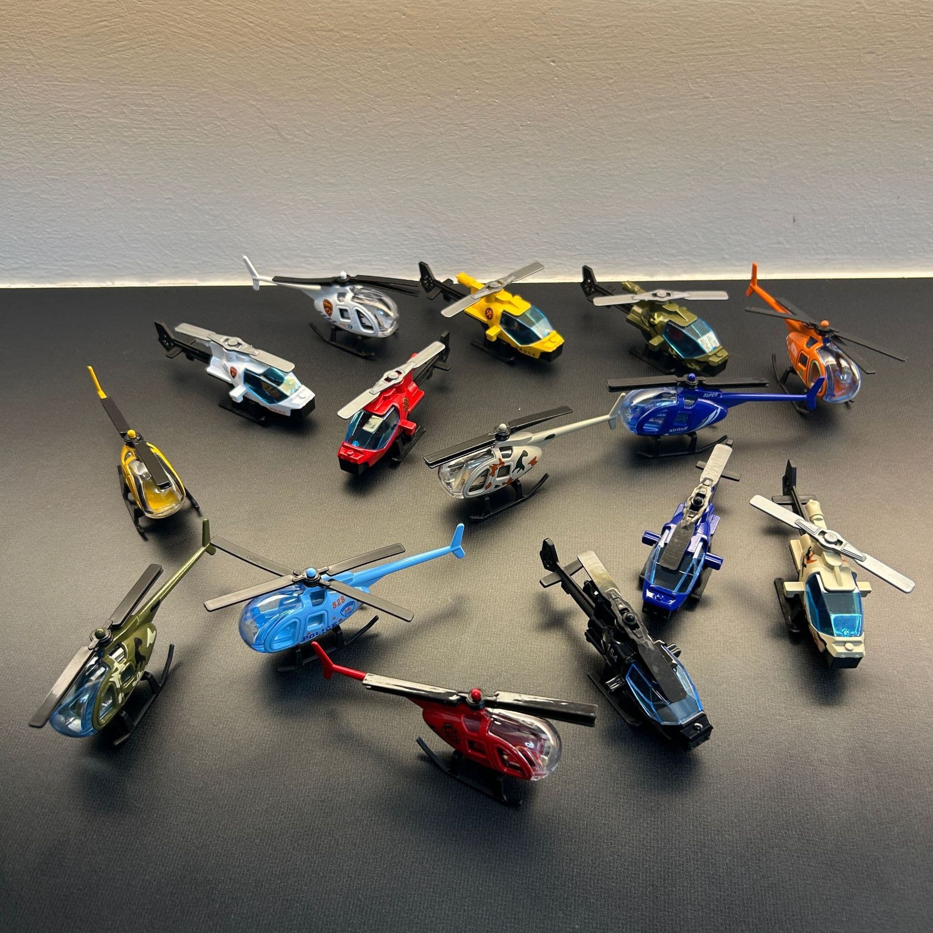 Airplane model, anti-static toy, realistic helicopter for boys 2
